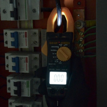 ALICATE AMPERIMETRO DIGITAL HA-3120 - 21N239 HIKARI ALICATE AMPERIMETRO DIGITAL HA-3120 - 21N239 HIKARI