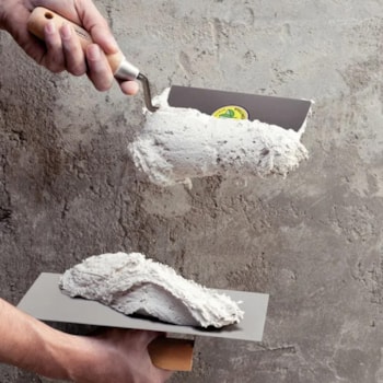 DESEMPENADEIRA LISA METÁLICA C/ CABO DE MADEIRA - 77371115 TRAMONTINA DESEMPENADEIRA LISA METÁLICA C/ CABO DE MADEIRA - 77371115 TRAMONTINA