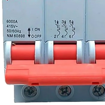 DISJUNTOR TRIFASICO TRIPOLAR 40A CURVA C ED63C40A - 1694 ELITEK DISJUNTOR TRIFASICO TRIPOLAR 40A CURVA C ED63C40A - 1694 ELITEK