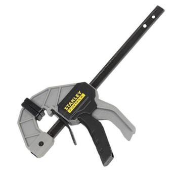GRAMPO SARGENTO RÁPIDO MÉDIO 6" FMHT83232 STANLEY GRAMPO SARGENTO RÁPIDO MÉDIO 6" FMHT83232 STANLEY
