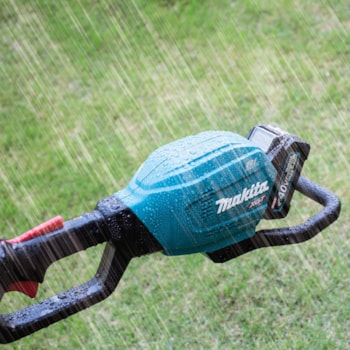 MOTOPODA A BATERIA TELESCOPICA 300MM 40V - UA004GZ MAKITA MOTOPODA A BATERIA TELESCOPICA 300MM 40V - UA004GZ MAKITA