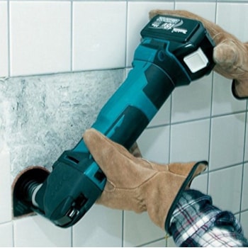 MULTICORTADORA  A BATERIA 18V 3.0AH DTM51RFEX2 MAKITA Voltagem:BIVOLT MULTICORTADORA  A BATERIA 18V 3.0AH DTM51RFEX2 MAKITA Voltagem:BIVOLT