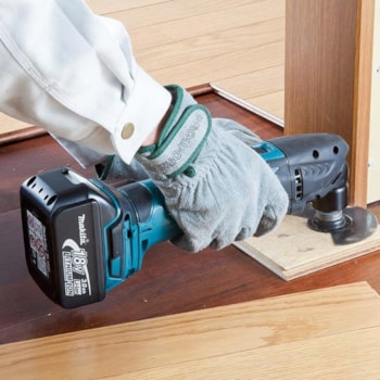 MULTICORTADORA À BATERIA DE 18V LÍTIO + KIT A - BTM50RFEX1 - MAKITA Voltagem:220V MULTICORTADORA À BATERIA DE 18V LÍTIO + KIT A - BTM50RFEX1 - MAKITA Voltagem:220V
