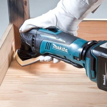 MULTICORTADORA  A BATERIA DE LITIO DE 18V 3.0AH DTM50RFEX2 MAKITA Voltagem:220V MULTICORTADORA  A BATERIA DE LITIO DE 18V 3.0AH DTM50RFEX2 MAKITA Voltagem:220V