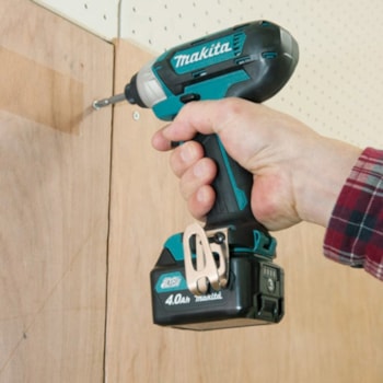 PARAFUSADEIRA DE IMPACTO A BATERIA 12V BIVOLT TD110DWYE - MAKITA PARAFUSADEIRA DE IMPACTO A BATERIA 12V BIVOLT TD110DWYE - MAKITA