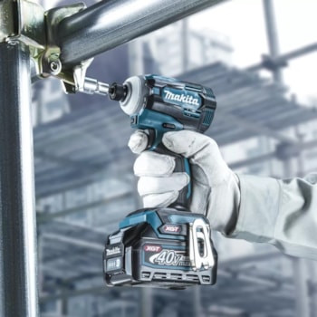 PARAFUSADEIRA DE IMPACTO A BATERIA 40V Li-Ion 220Nm -TD001GD201 - MAKITA Voltagem:220V PARAFUSADEIRA DE IMPACTO A BATERIA 40V Li-Ion 220Nm -TD001GD201 - MAKITA Voltagem:220V