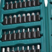 Parafusadeira Dobrável Com 80 peças A Bateria Makita - 6723dw