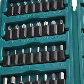 Parafusadeira Dobrável Com 80 peças A Bateria Makita - 6723dw Parafusadeira Dobrável Com 80 peças A Bateria Makita - 6723dw
