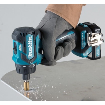 PARAFUSADEIRA E FURADEIRA A BATERIA 12V 2.0AH DF032DSAE MAKITA Voltagem:BIVOLT