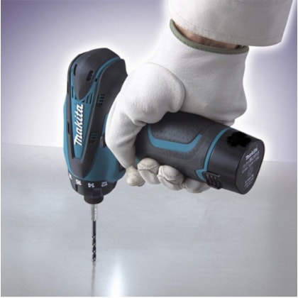PARAFUSADEIRA/ FURADEIRA A BATERIA 12V BIVOLT DF030DWE MAKITA PARAFUSADEIRA/ FURADEIRA A BATERIA 12V BIVOLT DF030DWE MAKITA