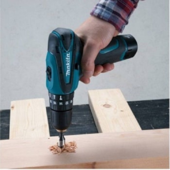 PARAFUSADEIRA FURADEIRA IMPACTO 12V HP330DWE MAKITA Voltagem:BIVOLT PARAFUSADEIRA FURADEIRA IMPACTO 12V HP330DWE MAKITA Voltagem:BIVOLT