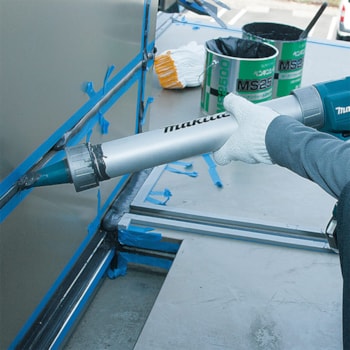 PISTOLA DE CALAFETAGEM  A BATERIA 18V - DCG180ZB MAKITA PISTOLA DE CALAFETAGEM  A BATERIA 18V - DCG180ZB MAKITA