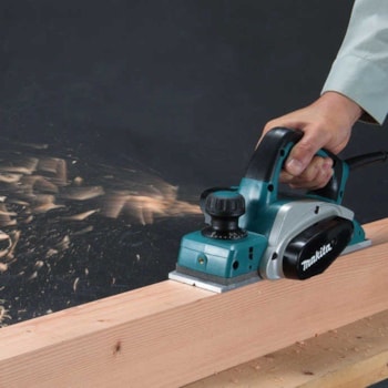 PLAINA ELÉTRICA 3.1/4" (82MM) - KP0800 MAKITA PLAINA ELÉTRICA 3.1/4" (82MM) - KP0800 MAKITA