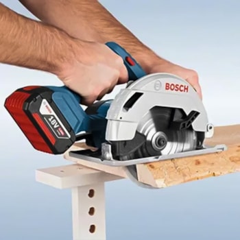 SERRA CIRCULAR 6-1/2" SEM FIO GKS 18V57 - BOSCH SERRA CIRCULAR 6-1/2" SEM FIO GKS 18V57 - BOSCH
