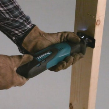 SERRA SABRE A BATERIA 12V  JR102DWE BIVOLT  MAKITA SERRA SABRE A BATERIA 12V  JR102DWE BIVOLT  MAKITA