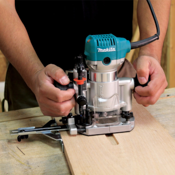 TUPIA ELETRÔNICA 6MM - RT0700CX3 MAKITA TUPIA ELETRÔNICA 6MM - RT0700CX3 MAKITA