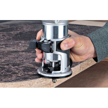 TUPIA MANUAL COM KIT 6MM 710W - RT0700CX3 MAKITA Voltagem:220V TUPIA MANUAL COM KIT 6MM 710W - RT0700CX3 MAKITA Voltagem:220V