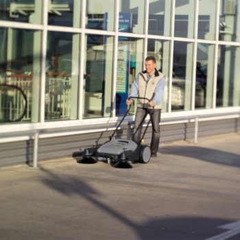 VARREDEIRA MANUAL COM ESCOVA DUPLA KM 70/20 - 15171070 KARCHER VARREDEIRA MANUAL COM ESCOVA DUPLA KM 70/20 - 15171070 KARCHER